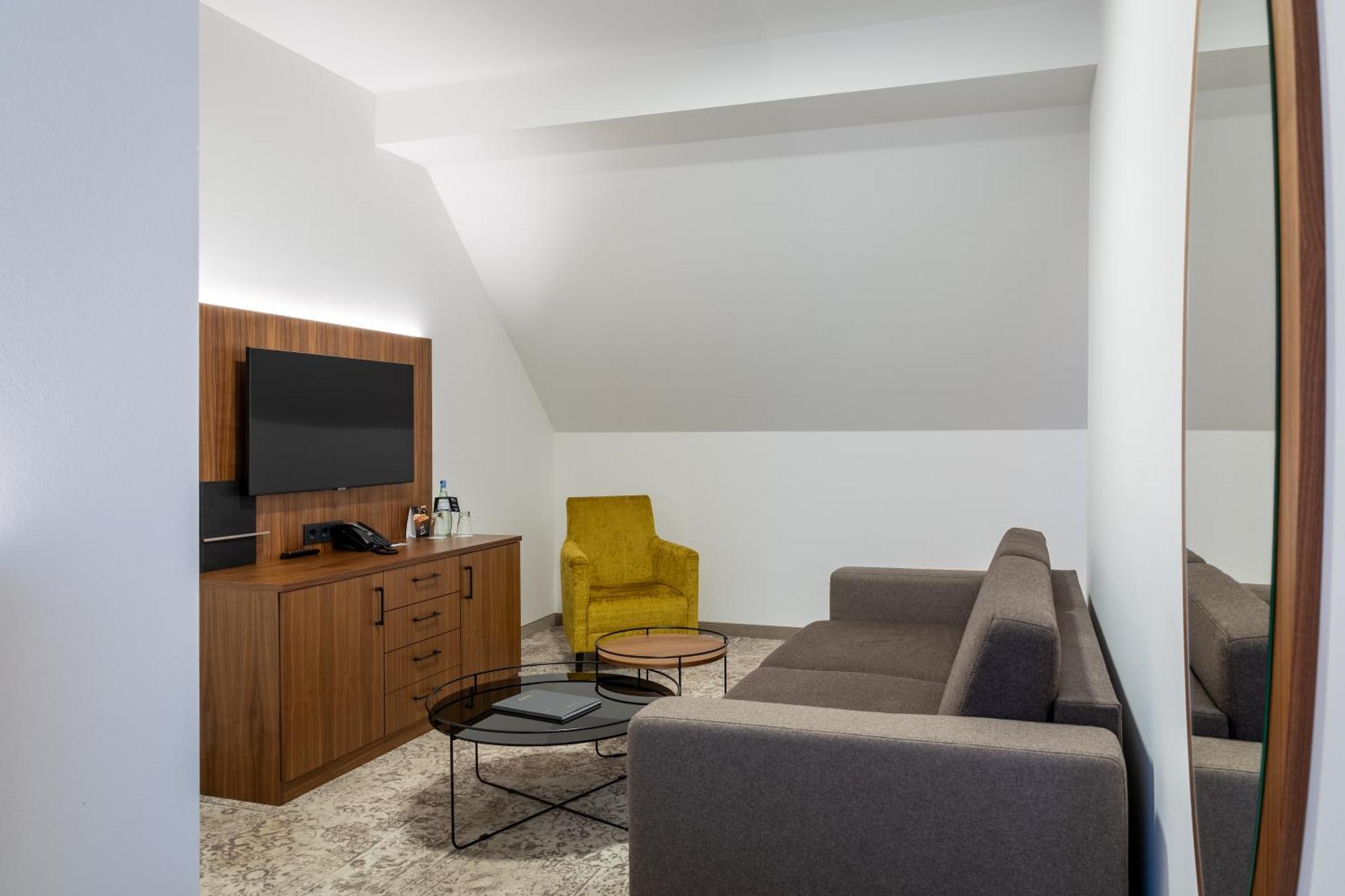 Hotel Alma Am Anger Эрфурт Экстерьер фото
