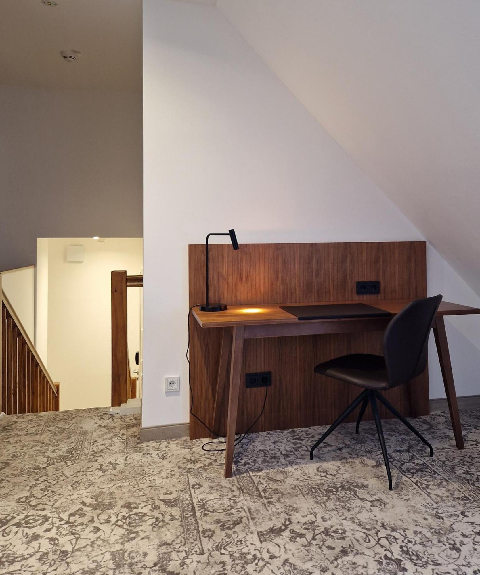 Hotel Alma Am Anger Эрфурт Экстерьер фото