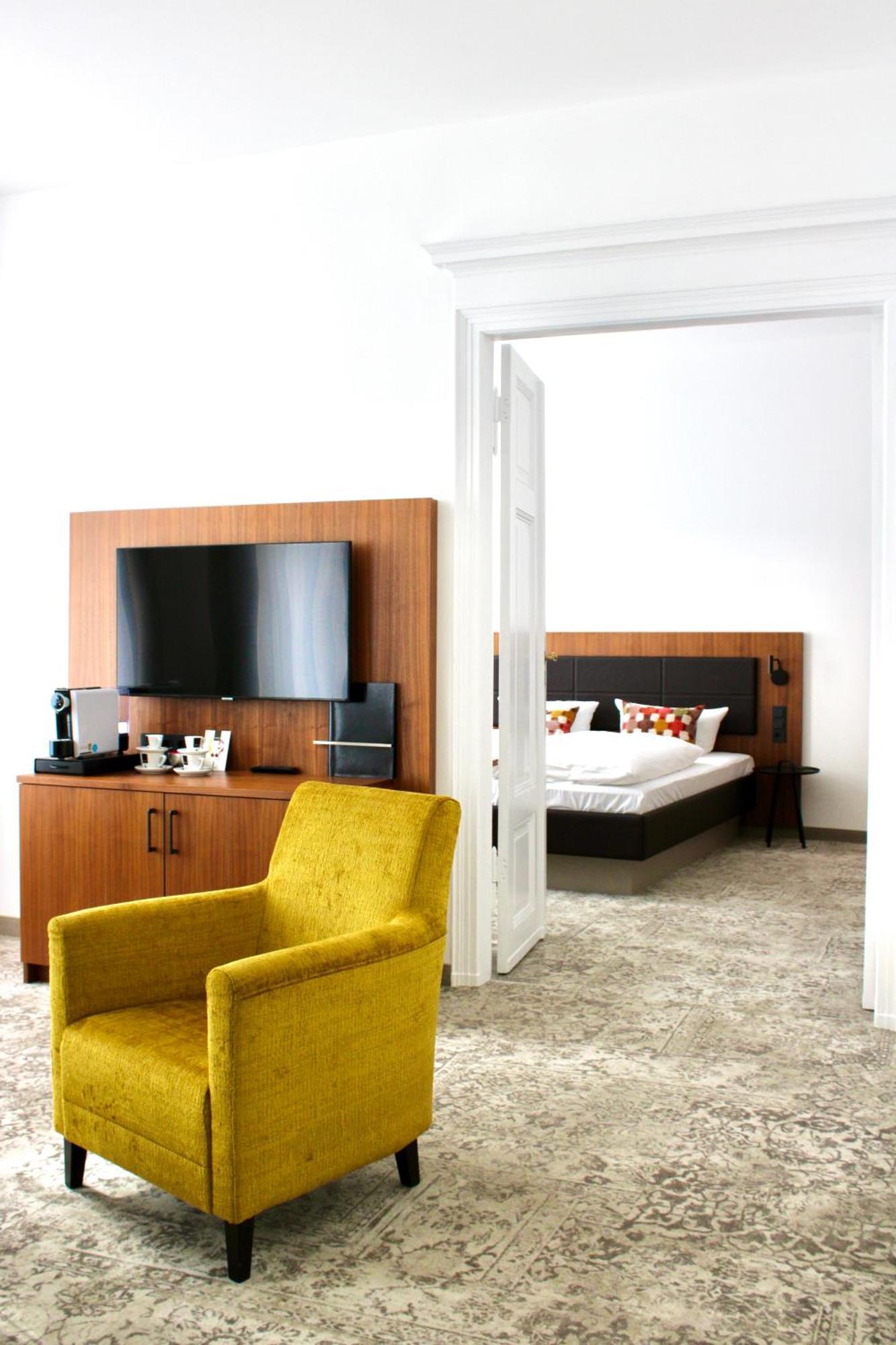 Hotel Alma Am Anger Эрфурт Экстерьер фото